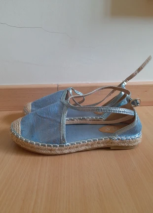 Sandálias azuis brilhantes, marca: Coura, estado: Novo sem etiquetas, tamanho: 38, €12.00, €13.30 inclui Proteção do Comprador