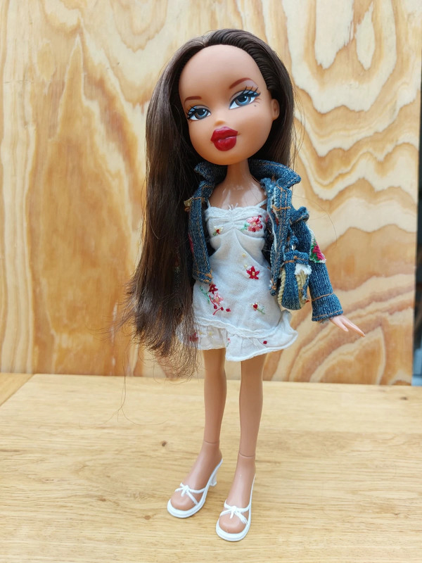 POUPEE BRATZ ORIGINAL - YASMIN