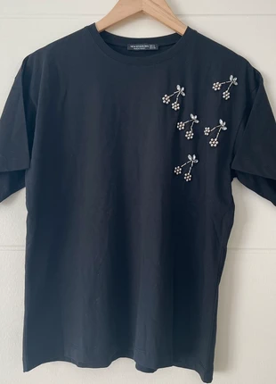 T-shirt noir avec perles err strass, merk: new istavroma, staat: Nieuw zonder prijskaartje, maat: M / 38 / 10, € 15,00, € 16,45 inclusief Kopersbescherming