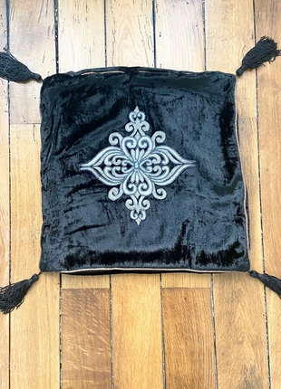 vintage housse de coussin velours et perles neuf, marque: Azura, état: Neuf sans étiquette, taille: 45 x 45 cm, 18,00 €, 19,60 € Protection acheteurs incluse
