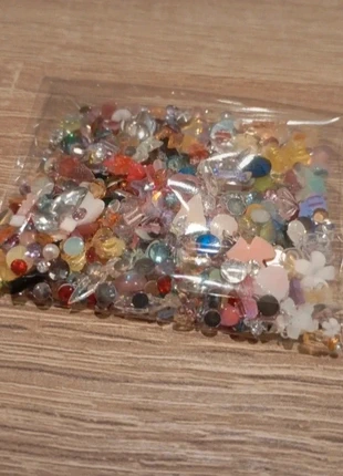 Nagel accessoires 10 gram, staat: Nieuw met prijskaartje, € 1,00, € 1,75 inclusief Kopersbescherming