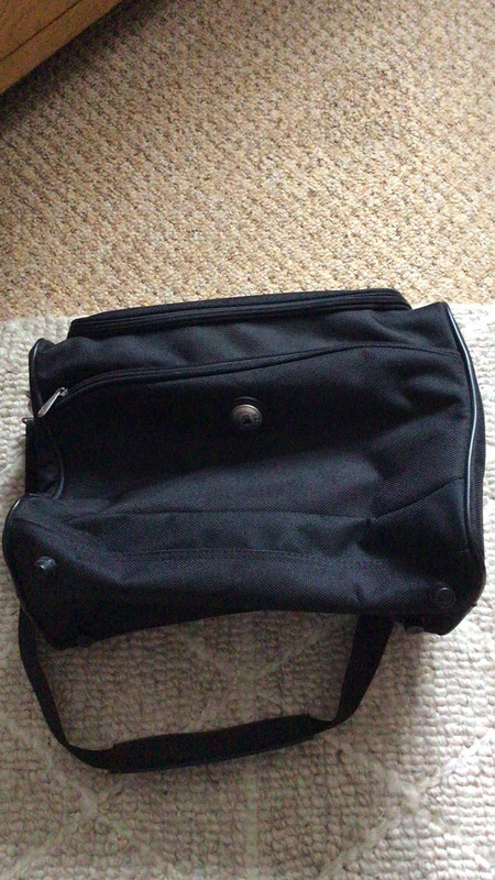 Black canvas hold all cabin bag from Skyflite Vinted