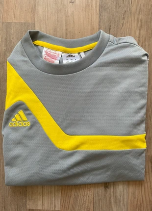 T shirt Adidas sport | Très bon état, marca: adidas, estado: Muito bom, tamanho: 10 anos / 140 cm, €5.00, €5.95 inclui Proteção do Comprador