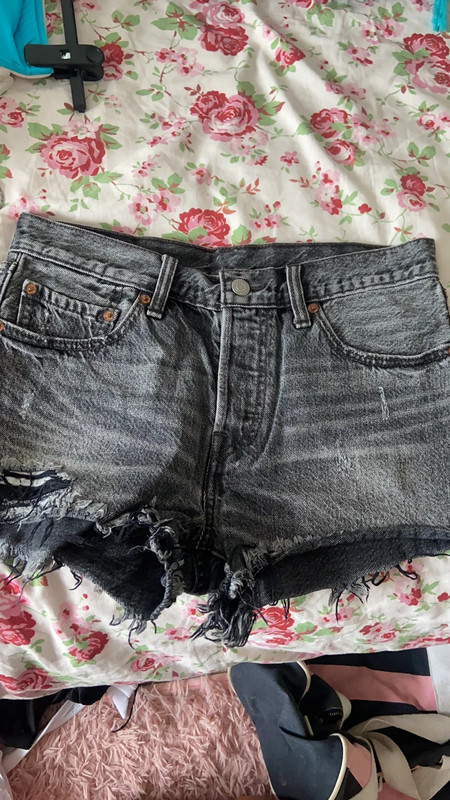 washed black levis shorts Vinted