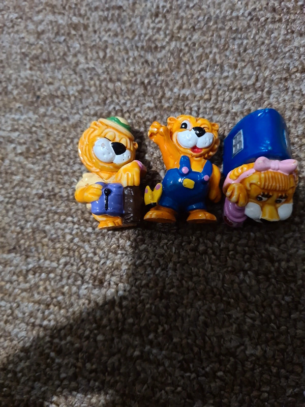 90s Old kinder egg toys Vinted