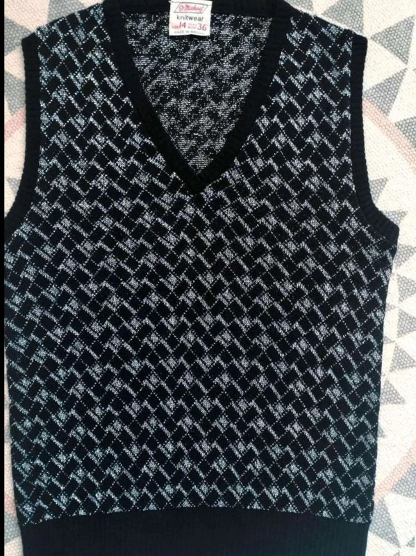 Pull fin sans manches - Noir argenté motifs -Vintage 90's - T32 actuel - Parfait État - photo numéro 5