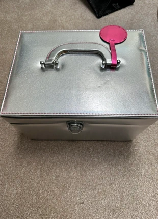 B&M makeup box, brand: BM, condition: Very good, £6.00, £7.00 includes Buyer Protection