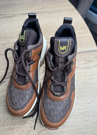 Michael Kors sneakers, worn once; size 37, marque: Michael Kors, état: Très bon état, taille: 37, 40,00 €, 42,70 € Protection acheteurs incluse