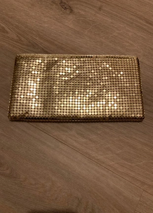 Trousse maquillage façon pochette de soirée lamée dorée brillante Clarins sequins, marque: Clarins, état: Neuf sans étiquette, 8,00 €, 9,10 € Protection acheteurs incluse