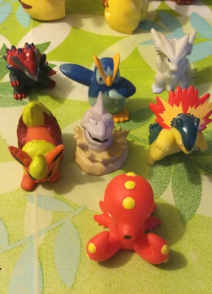 Lot Pokémon Nintendo bandai, marke: Nintendo, zustand: Zufriedenstellend, größe: Einheitsgröße, 14,00 €, 15,40 € inklusive Vinted-Käuferschutz