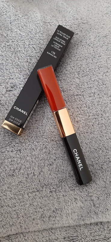 CHANEL -LA ROUGE DUO - ULTRAWEAR LIQUID LIP COLOUR -176 BURNING RED -NEW &  BOXED