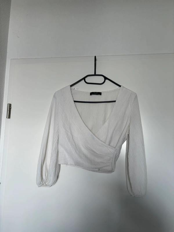 Blouse blanche Bershka croisé à l’avant 1