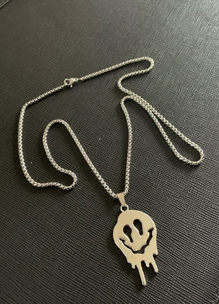 Dripping head pendant on necklace, condition: Very good, £1.00, £1.75 includes Buyer Protection