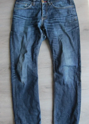 Jean regular Tommy Hilfiger, marque: Tommy Hilfiger, état: Bon état, taille: XXS / 32 / 4, 17,00 €, 18,55 € Protection acheteurs incluse