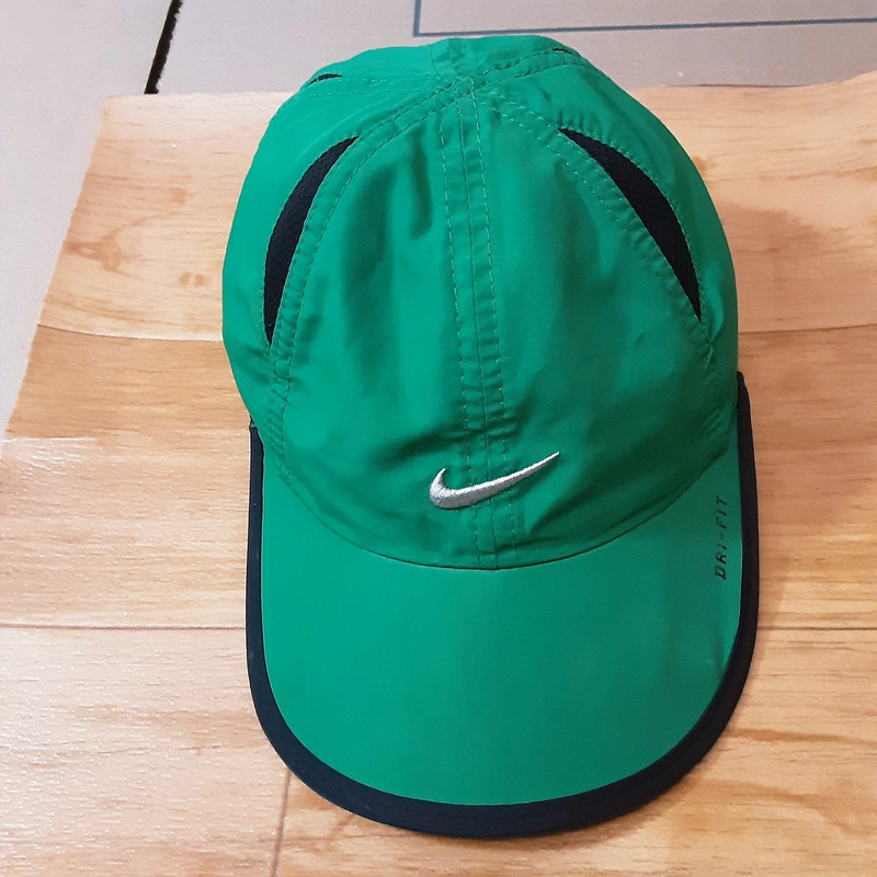 Nike Green and black unisex cap size 4-7 kid size 1