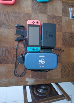 Nintendo switch +protection et rangement de jeux, brand: Nintendo, condition: Good, €190.00, €200.20 includes Buyer Protection