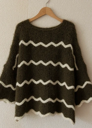 Pull oversize kaki, marque: Boutique Parisienne, état: Très bon état, taille: Taille unique, 22,00 €, 23,80 € Protection acheteurs incluse