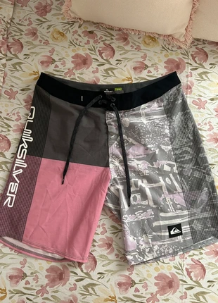 Bañador Quiksilver Talla S – Estampado Moderno y de Alta Calidad, merk: Quiksilver, staat: Heel goed, maat: S, € 20,00, € 21,70 inclusief Kopersbescherming