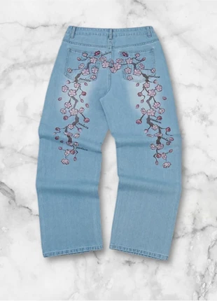 Jean bleu brodé motifs cerisiers en fleurs taille M style streetwear oversize Y2K vintage, marque: y2k, état: Très bon état, taille: M, 50,00 €, 53,20 € Protection acheteurs (Pro) incluse