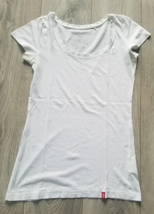 T shirt blanc Esprit XS, merk: Esprit, staat: Goed, maat: XS / 34 / 6, € 2,00, € 2,80 inclusief Kopersbescherming