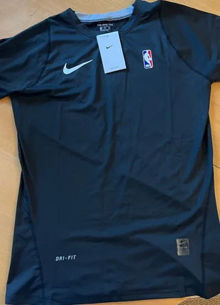Shirt Nike NBA, marke: Nike, zustand: Neu, mit Etikett, größe: XL, 40,00 €, 42,70 € inklusive Vinted-Käuferschutz