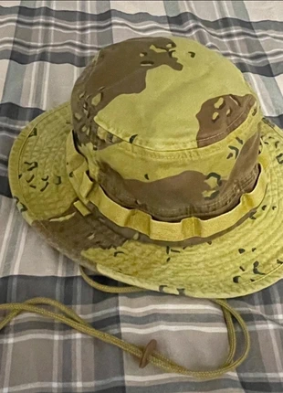 Bob Overdyed Camo Boonie supreme, marke: Supreme, zustand: Neu, mit Etikett, größe: M, 50,00 €, 53,20 € inklusive Vinted-Käuferschutz