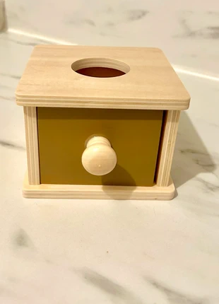 Boîte à boule en bois montessori, marque: Montessori, état: Très bon état, taille: 6-9 mois / 68 cm, 12,00 €, 13,30 € Protection acheteurs (Pro) incluse