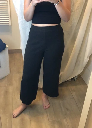 Pantalon très doux, marque: Pull & Bear, état: Très bon état, taille: M / 38 / 10, 10,00 €, 11,20 € Protection acheteurs incluse