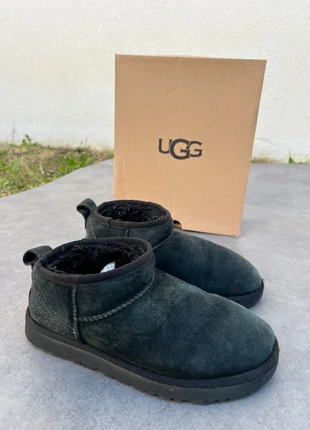 UGG Classic Ultra Mini noires femme 36 avec boîte, marque: UGG, état: Satisfaisant, taille: 36, 49,00 €, 52,15 € Protection acheteurs incluse