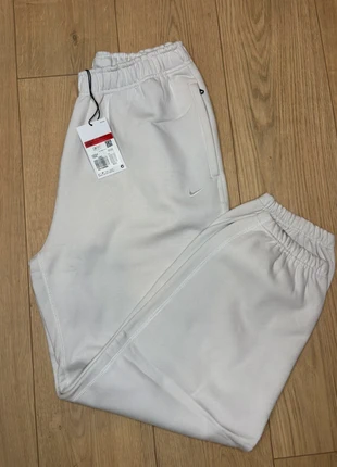 Jogging Nike femme Édition limité L, marque: Nike, état: Neuf avec étiquette, taille: L / 40 / 12, 45,00 €, 47,95 € Protection acheteurs incluse