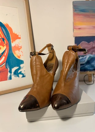 Escarpins camel à bride – Bout métal – Taille 38, estado: Bom, tamanho: 38, €10.00, €11.20 inclui Proteção do Comprador