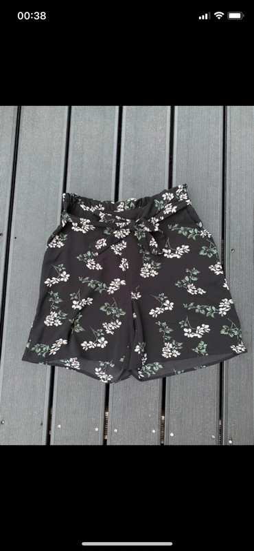 Schöne Blumenshorts