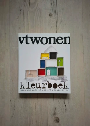VT Wonen Kleurboek - Inspiratie voor je interieur!, staat: Als nieuw, € 10,00, € 11,20 inclusief Kopersbescherming