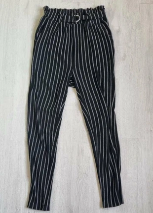 Jegging à rayure- XXS/12ans/146-152cm, marca: Kiabi, estado: Bom, tamanho: XXS / 32 / 4, €8.00, €9.10 inclui Proteção do Comprador