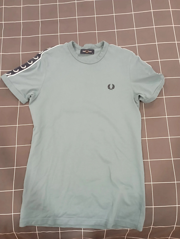 Camisola fred perry cinzenta 1