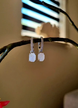 Raw moonstone earrings, marca: Moon Magic, estado: Novo com etiquetas, €99.00, €104.65 inclui Proteção do Comprador