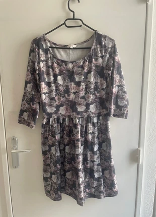 Robe d’été à fleur légère, brand: C&A, condition: Very good, size: M / 38 / 10, €6.00, €7.00 includes Buyer Protection