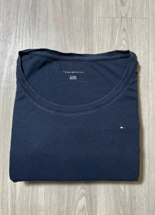 T-shirt Tommy Hilfiger noir Taille XL, marke: Tommy Hilfiger, zustand: Sehr gut, größe: XL / 42 / 14, 7,00 €, 8,05 € beinhaltet Vinted-Käuferschutz Pro