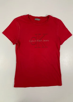T-shirt Calvin Klein Jeans femme rouge Made in Portugal Taille S, brand: Calvin Klein, condition: Very good, size: S / 36 / 8, €17.90, €19.50 includes Buyer Protection