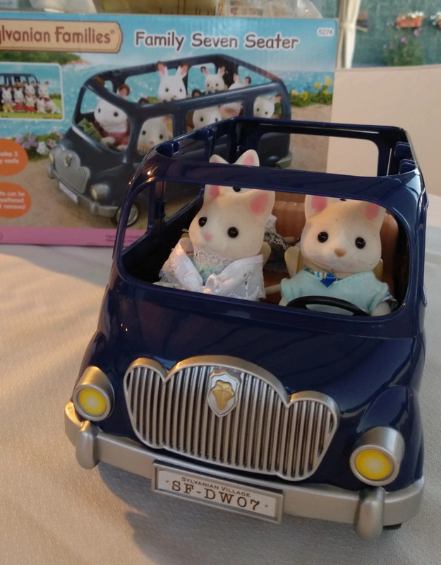 Sylvanian Families Family Seven Seater coche y 4 gatitos Vinted