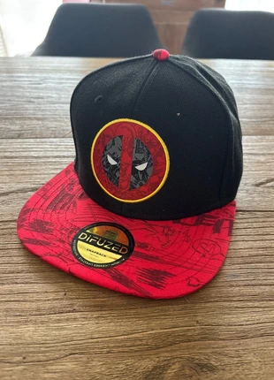 Casquette deadpool - Difuzed, marke: DIFUZED, zustand: Sehr gut, größe: Einheitsgröße, 5,00 €, 5,95 € inklusive Vinted-Käuferschutz