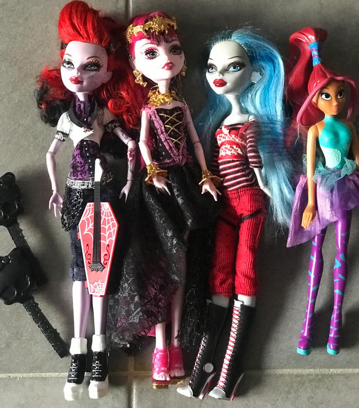 Lot monster high poupée draculaura 13 Wishes operetta ghoulia winx layla