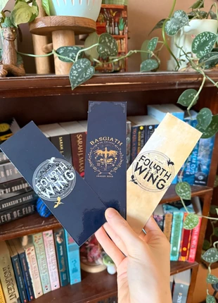 Fourth Wing Rebecca Yarros - Waterproof boekenlegger set van 3, marque: FairyLoot, état: Très bon état, 5,95 €, 6,95 € Protection acheteurs incluse