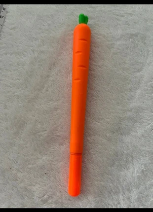 Stylo carotte neuf, zustand: Neu, mit Etikett, größe: Einheitsgröße, 2,00 €, 2,80 € inklusive Vinted-Käuferschutz