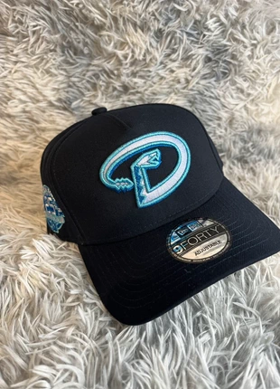 Gorra New Era 9FORTY Arizona Diamondbacks “25th Anniversary Edition” nunca usada,, marca: New Era, estado: Muito bom, tamanho: Tamanho único, €27.90, €30.00 inclui Proteção do Comprador
