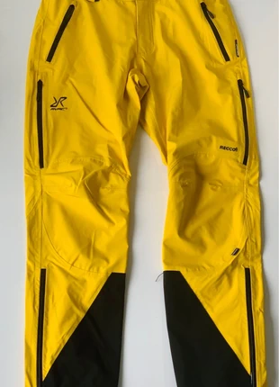 Pantalon technique randonnée / ski Révolutionrace Cyclone Rescue Pants women jaune 38 très bon état, marke: RevolutionRace, zustand: Sehr gut, größe: M / 38 / 10, 52,00 €, 55,30 € inklusive Vinted-Käuferschutz