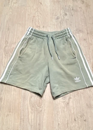 Short Vert Adidas XS, marca: adidas, estado: Muito bom, tamanho: XS, €8.00, €9.10 inclui Proteção do Comprador