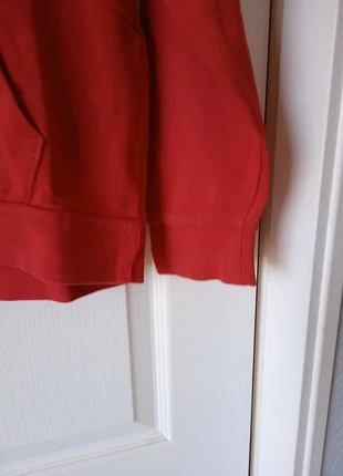 Sweat rouge M, marke: Kiabi, zustand: Gut, größe: M, 4,00 €, 4,90 € inklusive Vinted-Käuferschutz