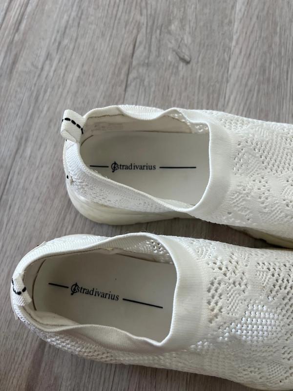 Stradivarius white sneakers 3