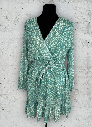 Robe Andromède verte à pois croisée taille S 36 8, brand: Andromede, condizioni: Ottime, taglia: S / IT 40 / EU 36, €12.00, €13.30 include la Protezione acquisti Pro